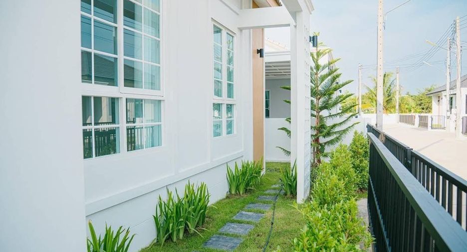 For sale 3 bedrooms house in Mueang Lamphun, Lamphun
