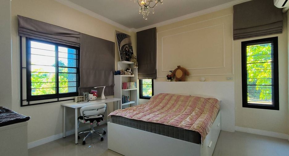 For sale 3 bedrooms house in Mueang Lamphun, Lamphun