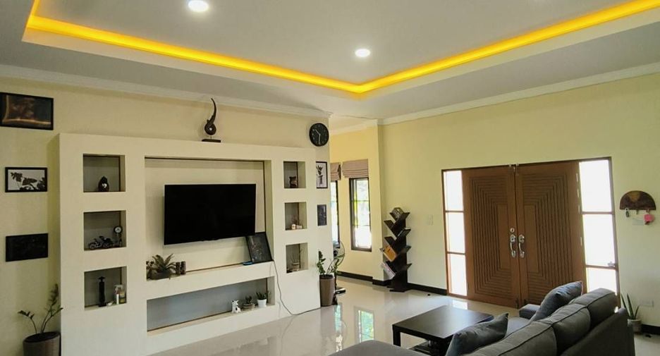 For sale 3 bedrooms house in Mueang Lamphun, Lamphun