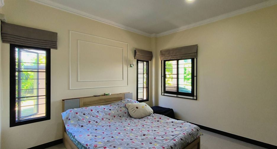 For sale 3 bedrooms house in Mueang Lamphun, Lamphun