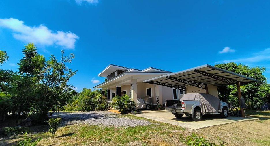 For sale 3 bedrooms house in Mueang Lamphun, Lamphun