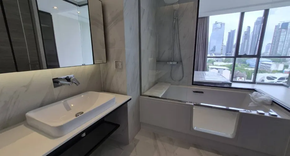 For rent 2 bedrooms condo in Khlong Toei, Bangkok