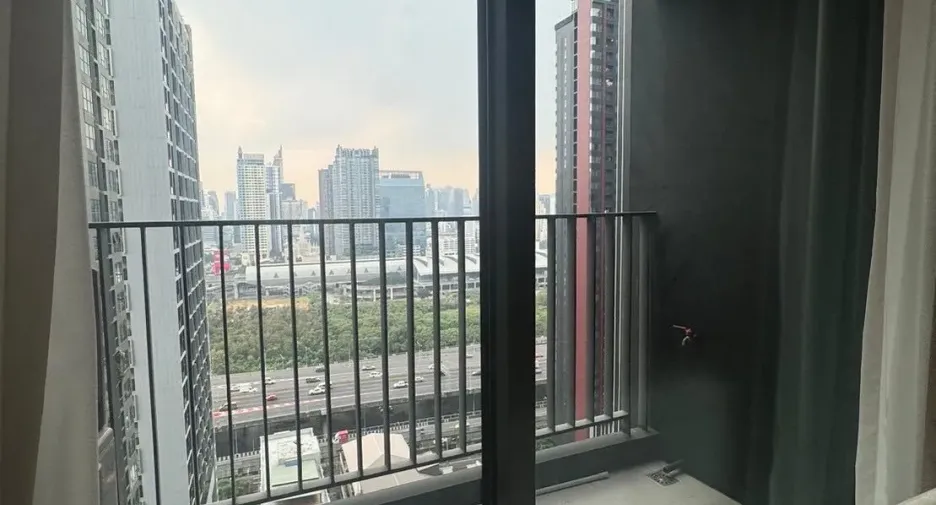 For rent 1 bed condo in Huai Khwang, Bangkok