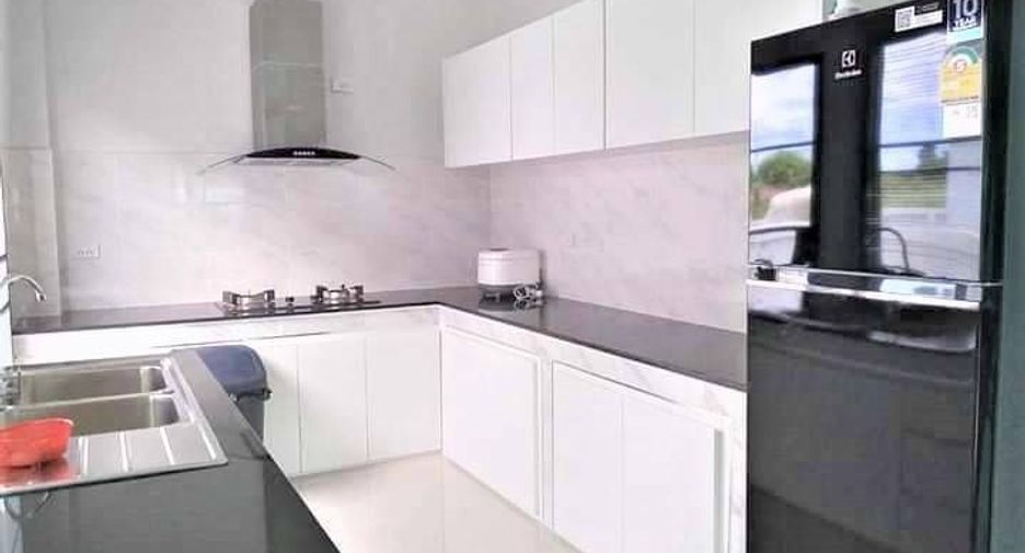 For sale 3 bedrooms house in Mueang Lamphun, Lamphun