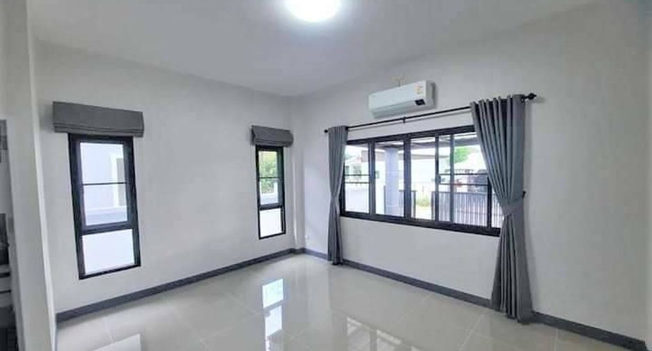 For sale 3 bedrooms house in Mueang Lamphun, Lamphun
