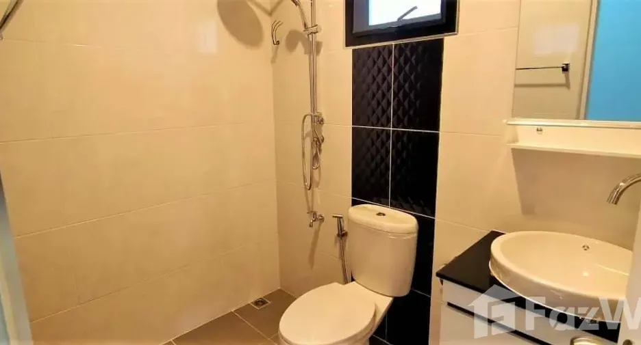 For sale 3 bedrooms house in Mueang Lamphun, Lamphun