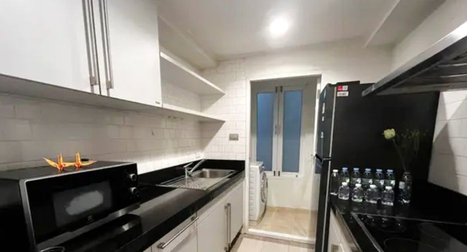 For rent 2 bedrooms condo in Pathum Wan, Bangkok