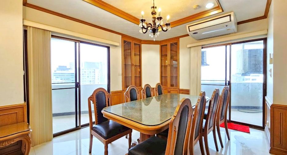 Condo en alquiler de 3 habitaciones en Watthana, Bangkok