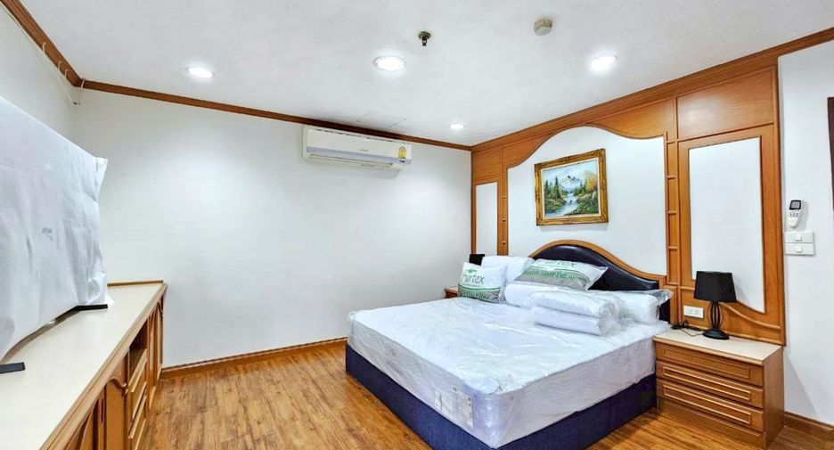 Condo en alquiler de 3 habitaciones en Watthana, Bangkok