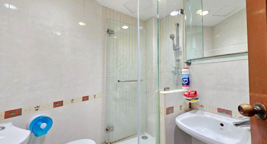 Condo en alquiler de 3 habitaciones en Watthana, Bangkok
