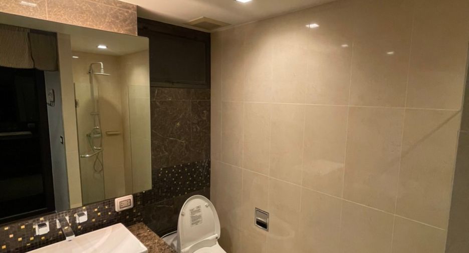 For rent 2 bedrooms condo in Watthana, Bangkok