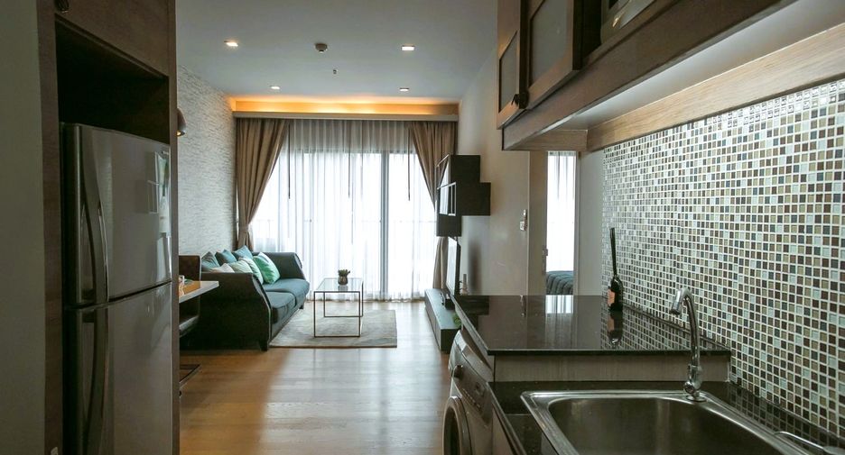 À louer et à vendre 1 chambre condo à Khlong Toei, Bangkok