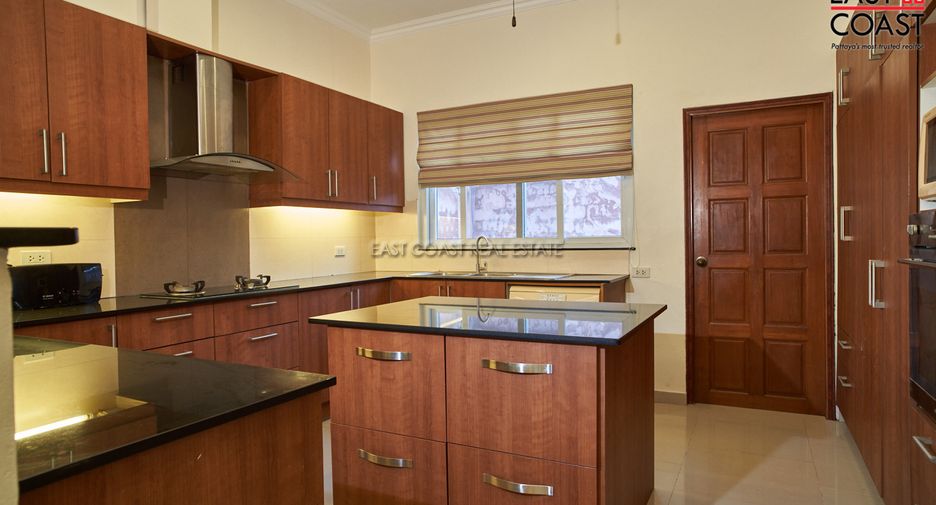 Haus zum Kauf mit 9 Zimmer in Bang Lamung, Chonburi