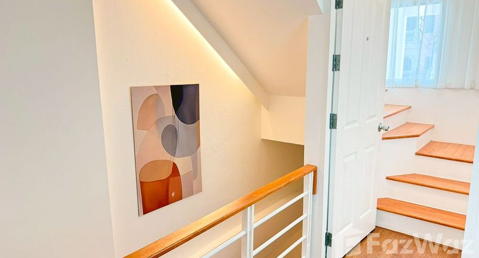 For rent 3 bedrooms townhouse in Phasi Charoen, Bangkok