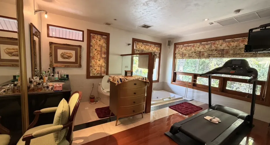 For sale 2 bedrooms house in Wang Thonglang, Bangkok