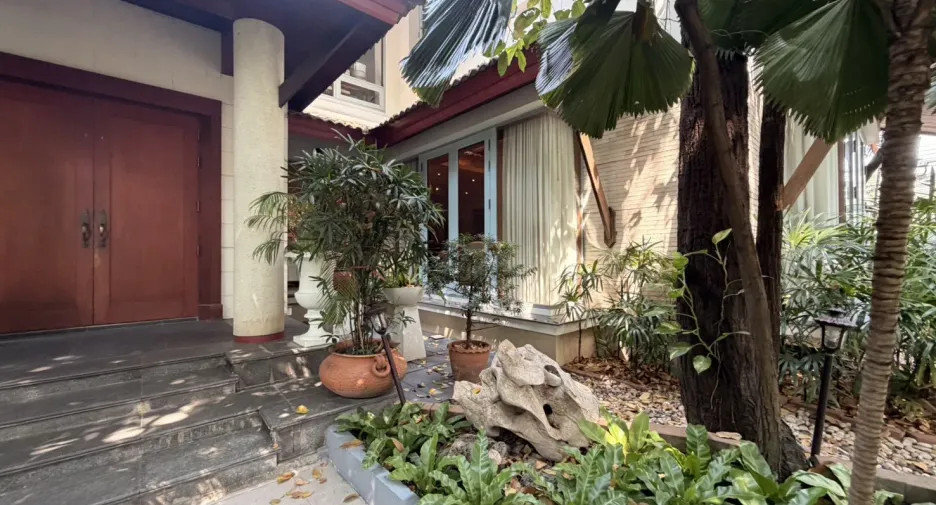 For sale 2 bedrooms house in Wang Thonglang, Bangkok