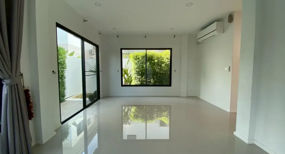 Casa en venta de 4 habitaciones en Lat Krabang, Bangkok
