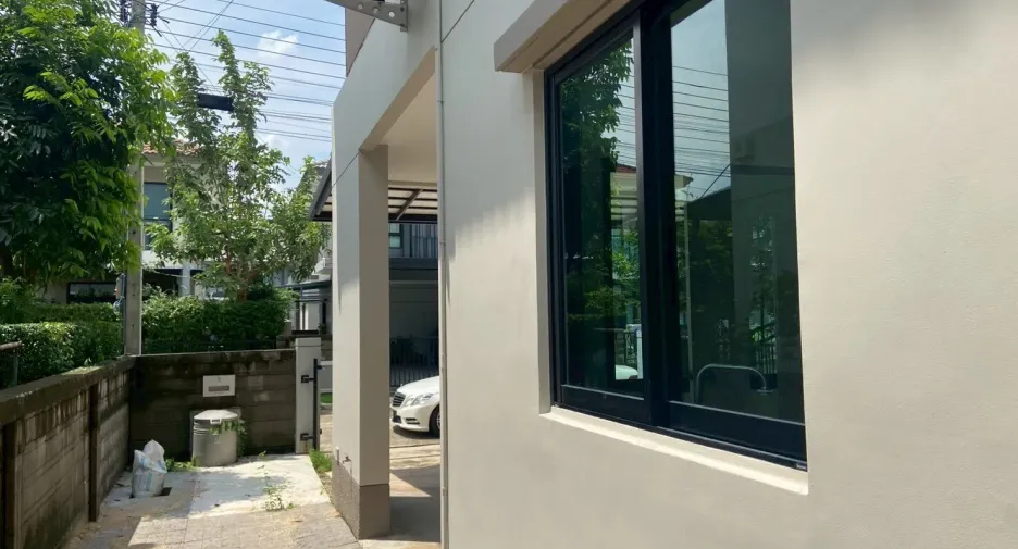 Casa en venta de 4 habitaciones en Lat Krabang, Bangkok