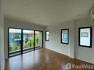 For sale 4 bedrooms house in Lat Krabang, Bangkok