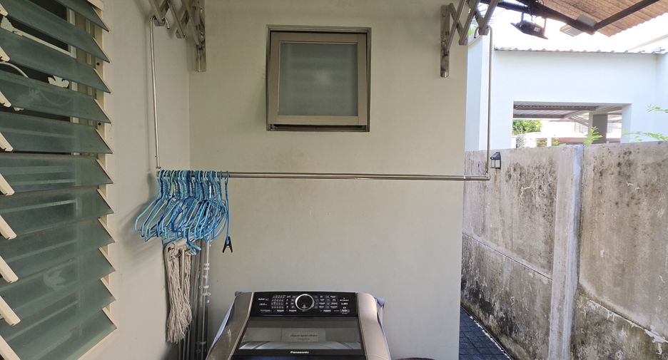 For sale 3 bedrooms house in Si Racha, Chonburi
