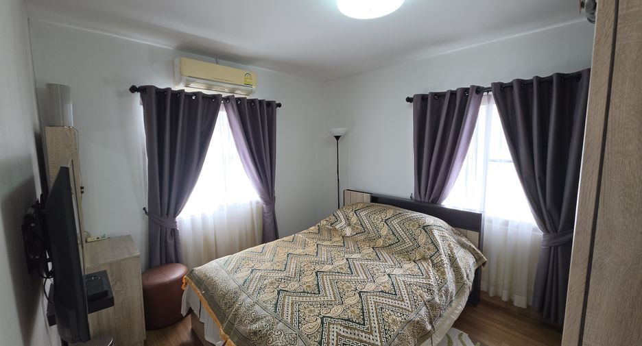 For sale 3 bedrooms house in Si Racha, Chonburi