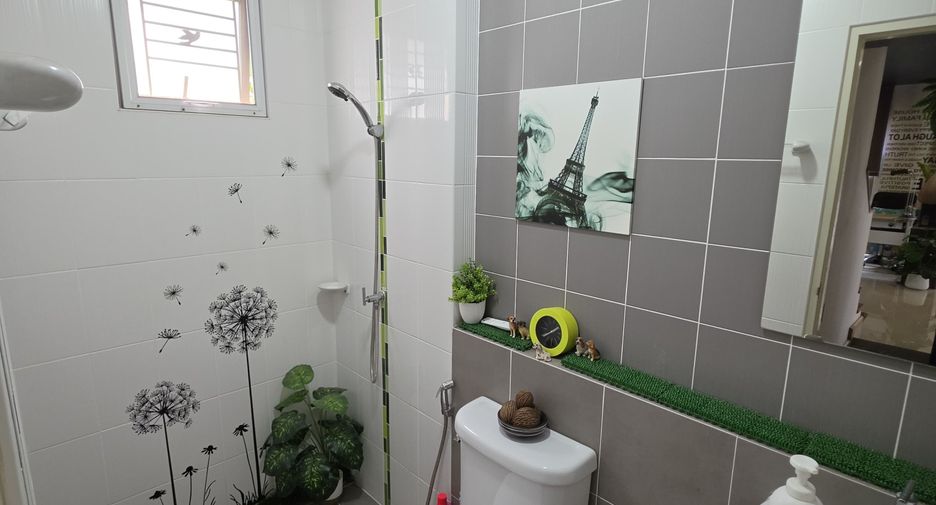 For sale 3 bedrooms house in Si Racha, Chonburi