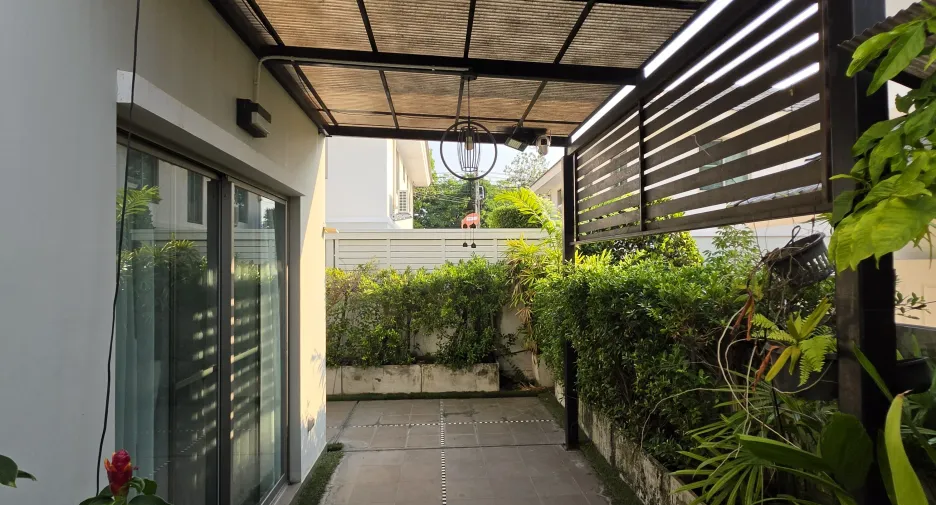 For sale 3 bedrooms house in Si Racha, Chonburi