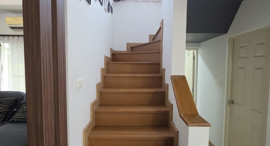 For sale 3 bedrooms house in Si Racha, Chonburi