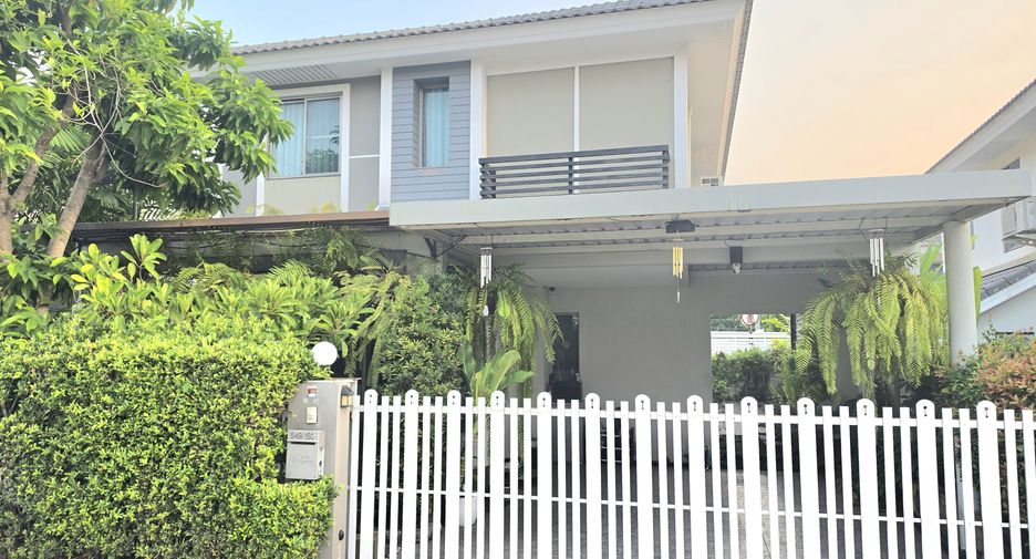 For sale 3 bedrooms house in Si Racha, Chonburi