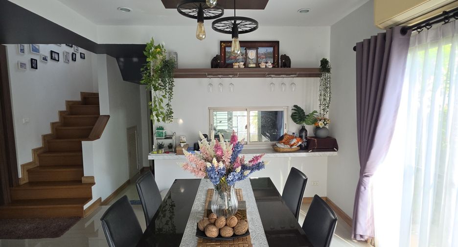 For sale 3 bedrooms house in Si Racha, Chonburi