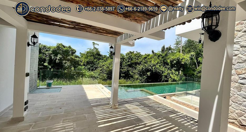 For sale 4 bedrooms house in Ko Samui, Surat Thani