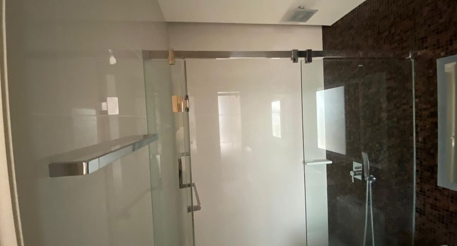 For rent 2 bedrooms condo in Sathon, Bangkok