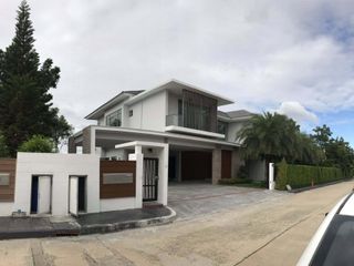 À vendre 5 chambres maison à Lat Krabang, Bangkok