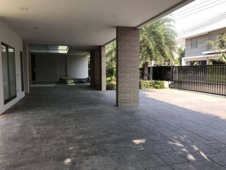 À vendre 5 chambres maison à Lat Krabang, Bangkok