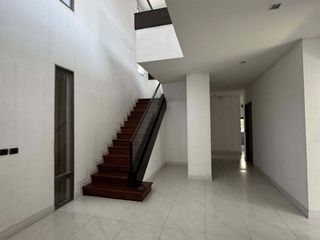 À vendre 5 chambres maison à Lat Krabang, Bangkok