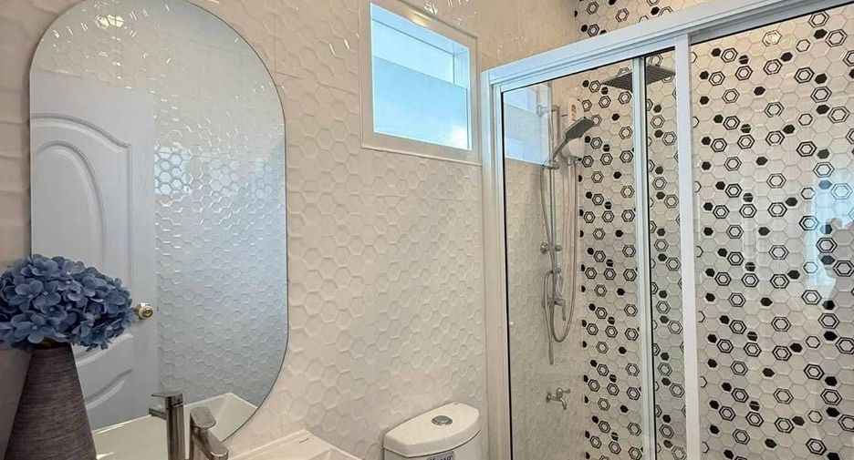 For rent 3 bedrooms villa in Bang Lamung, Chonburi