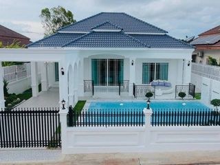 Villa en alquiler de 3 habitaciones en Bang Lamung, Chonburi
