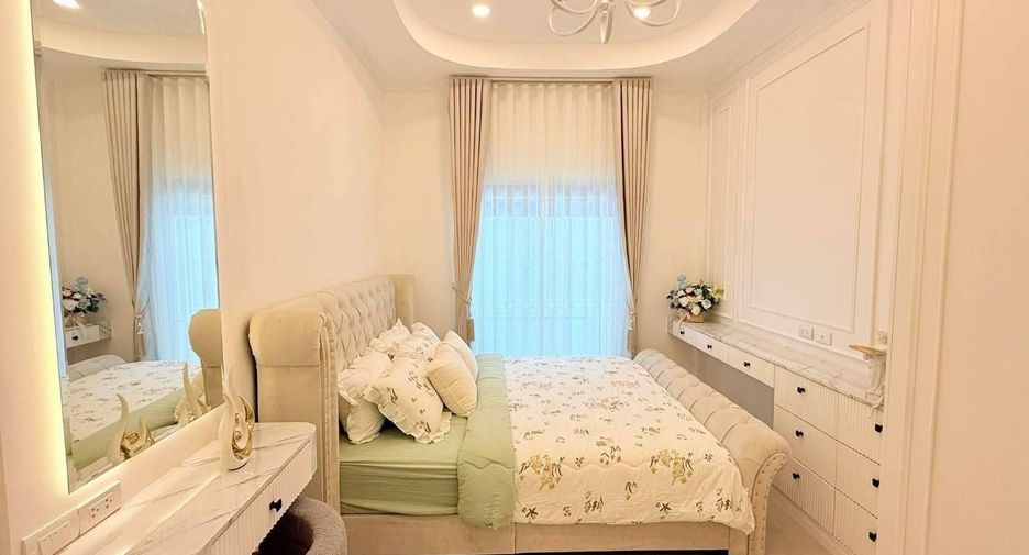 For rent 3 bedrooms villa in Bang Lamung, Chonburi