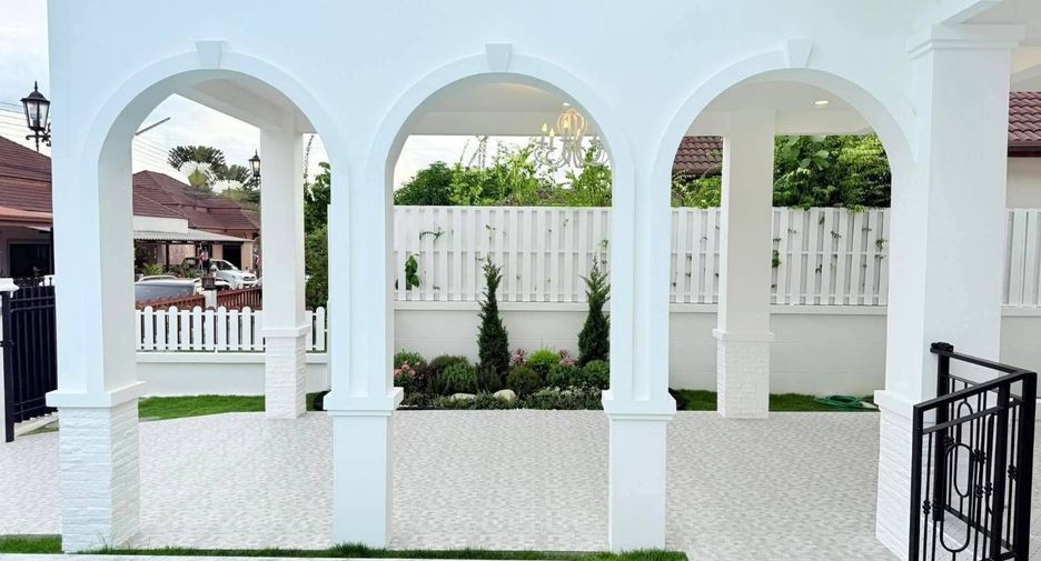 For rent 3 bedrooms villa in Bang Lamung, Chonburi