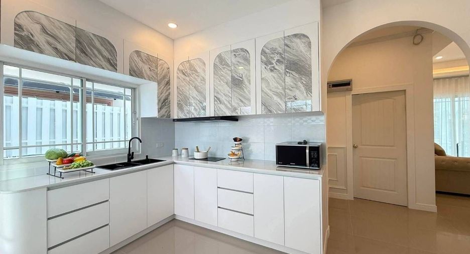 For rent 3 bedrooms villa in Bang Lamung, Chonburi