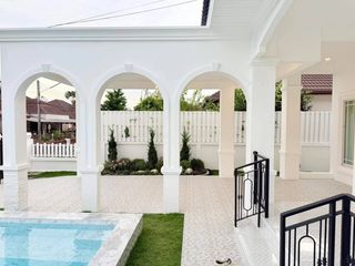 Villa en alquiler de 3 habitaciones en Bang Lamung, Chonburi