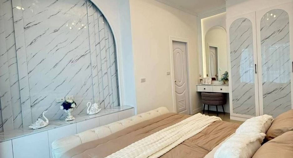For rent 3 bedrooms villa in Bang Lamung, Chonburi