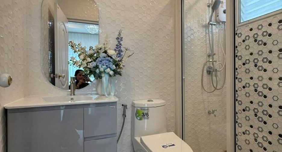 For rent 3 bedrooms villa in Bang Lamung, Chonburi