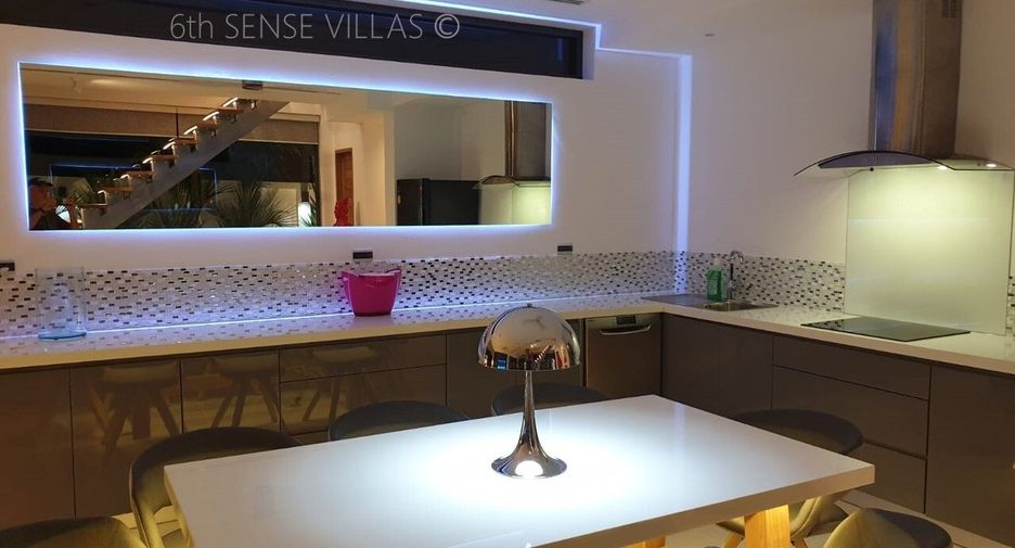 For sale 4 bedrooms villa in Mueang Phuket, Phuket