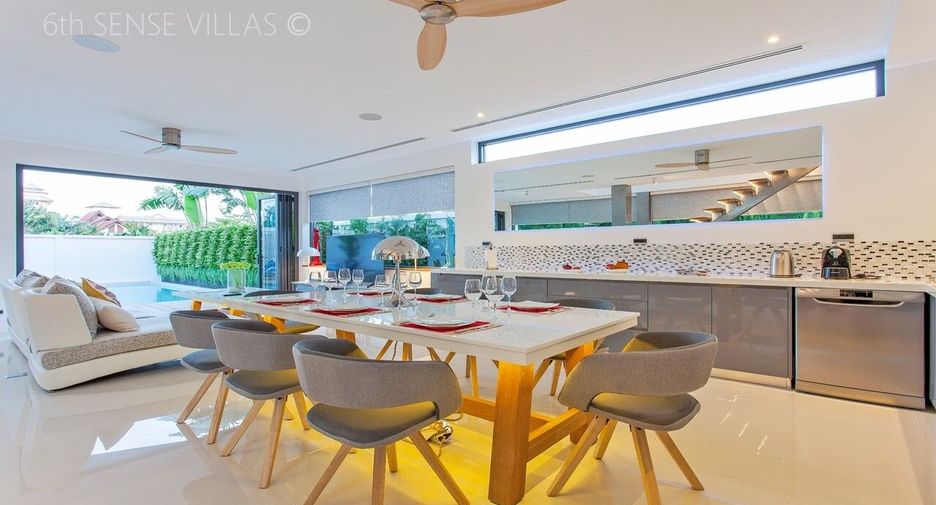 For sale 4 bedrooms villa in Mueang Phuket, Phuket