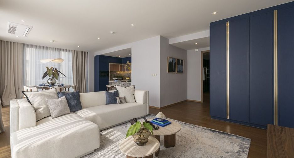 For rent 3 bedrooms condo in Khlong Toei, Bangkok