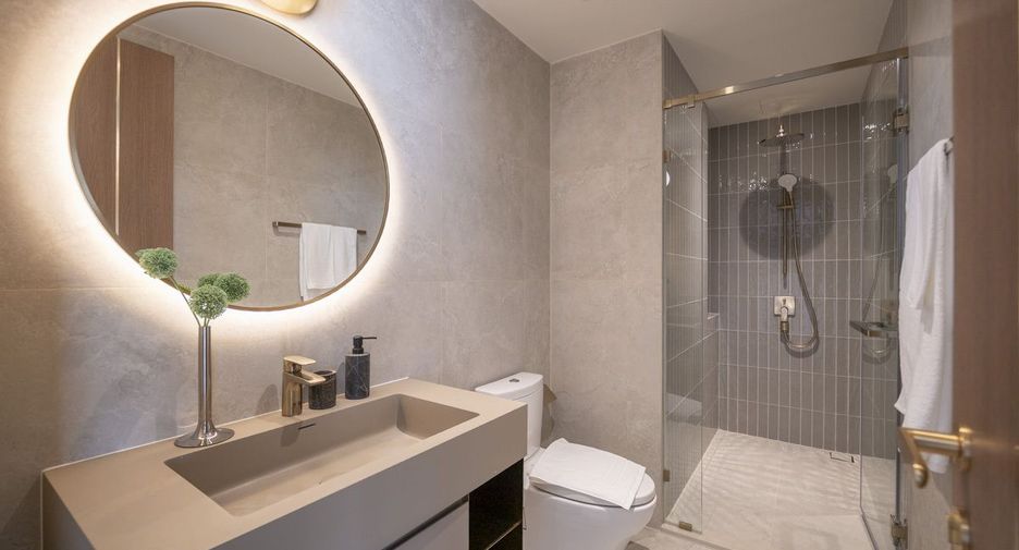 For rent 3 bedrooms condo in Khlong Toei, Bangkok