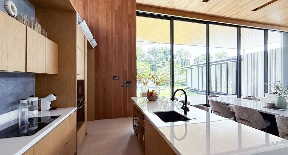 For rent 4 bedrooms villa in Thalang, Phuket