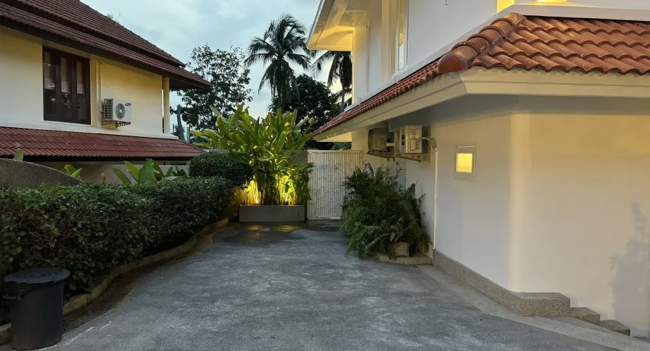 For sale 4 bedrooms villa in Ko Samui, Surat Thani