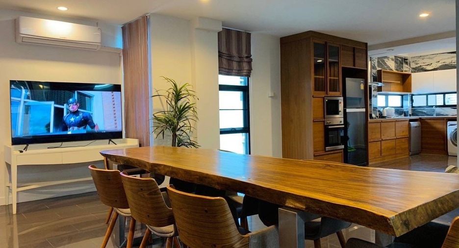 For rent 4 bedrooms villa in San Sai, Chiang Mai